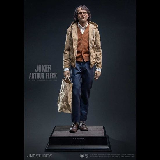 Picture of Joker "Arthur Fleck" 1/3 Scale Hyperreal Movie Statue